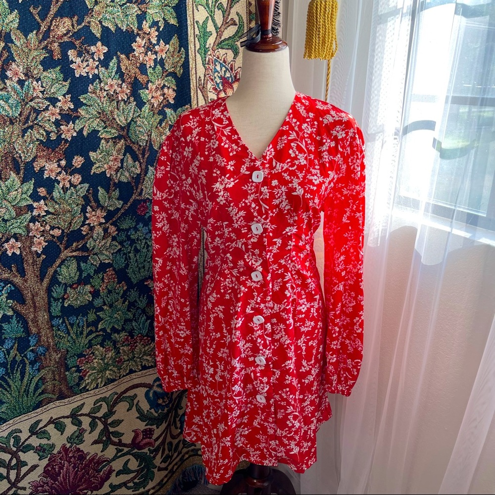 Red and White Floral Print Long Sleeve Button Up Vintage Style Dress